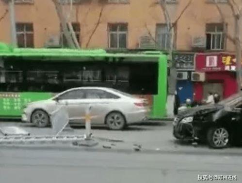 邓州车祸最新爆料,悲剧现场细节曝光，调查深入展开  第2张